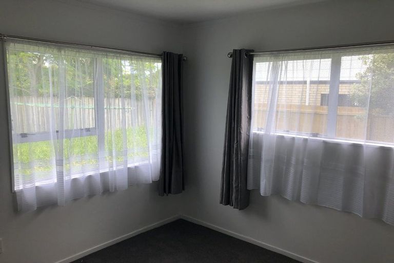 Photo of property in 2/388 Te Atatu Road, Te Atatu Peninsula, Auckland, 0610