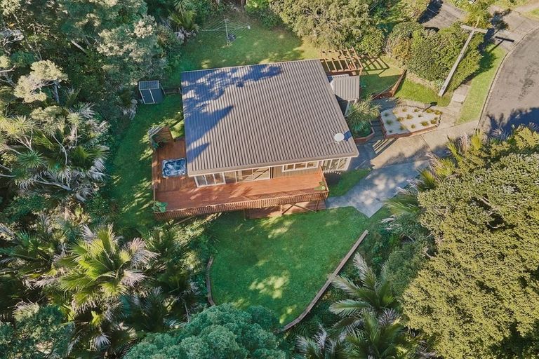 Photo of property in 27 Coroglen Avenue, Birkenhead, Auckland, 0626