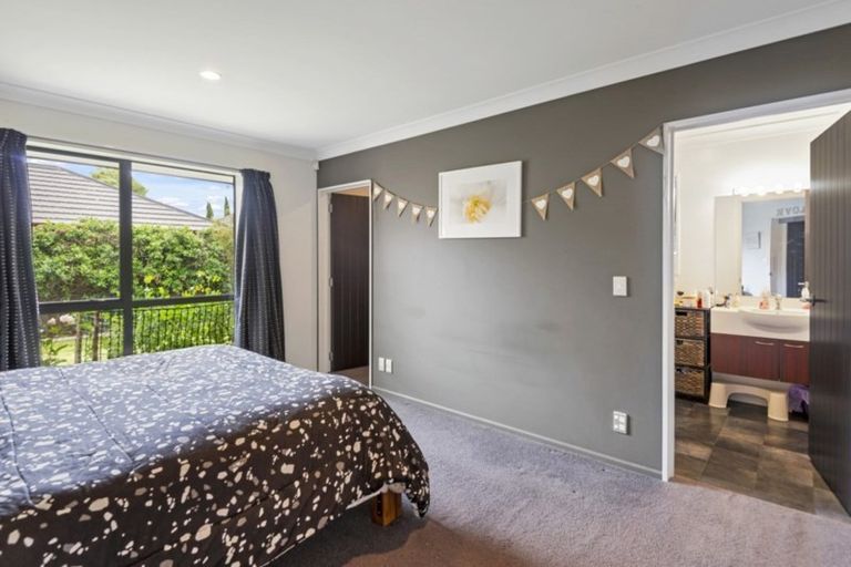 Photo of property in 15 Hideaway Gate, Parklands, Christchurch, 8083