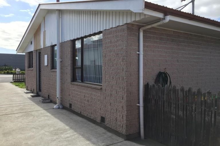 Photo of property in 1/402 Ferry Road, Woolston, Christchurch, 8023