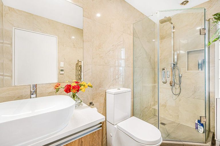 Photo of property in 44 Boocock Crescent, Orewa, 0931