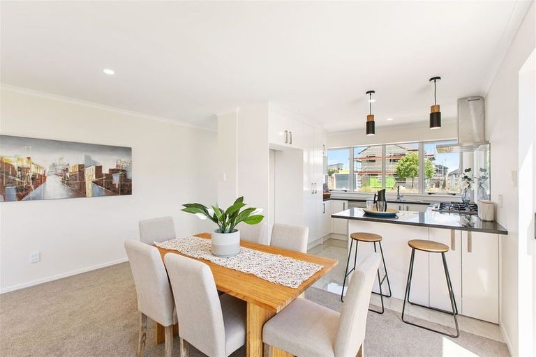 Photo of property in 27 Matata Drive, Takanini, 2112