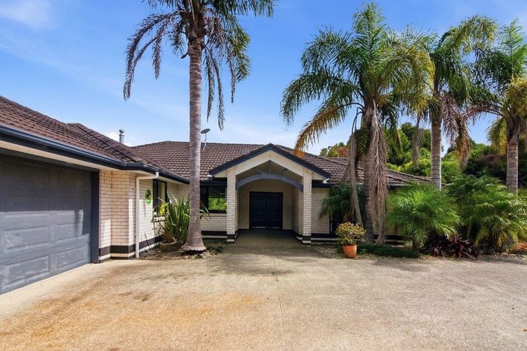 Photo of property in 17 Terry Smyth Drive, Kumeu, 0892