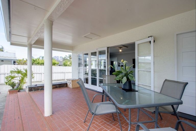 Photo of property in 58 Meeanee Road, Taradale, Napier, 4112