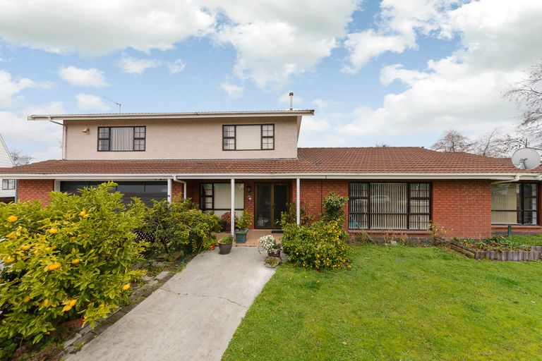 Photo of property in 14 Peter Hall Drive, Kelvin Grove, Palmerston North, 4414