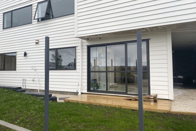 Photo of property in 23 Mcwhirters Farm Lane, Massey, Auckland, 0614