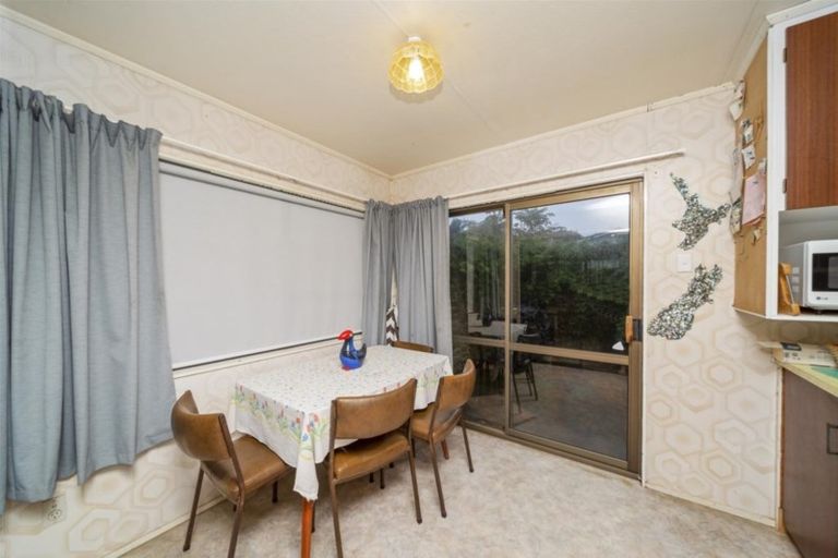 Photo of property in 16 Manuka Place, Hawera, 4610