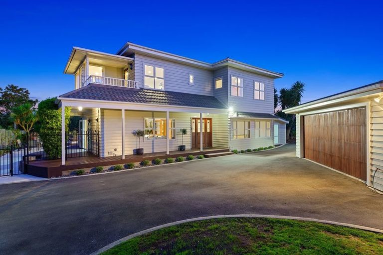 Photo of property in 30 Golf Road, Paraparaumu Beach, Paraparaumu, 5032