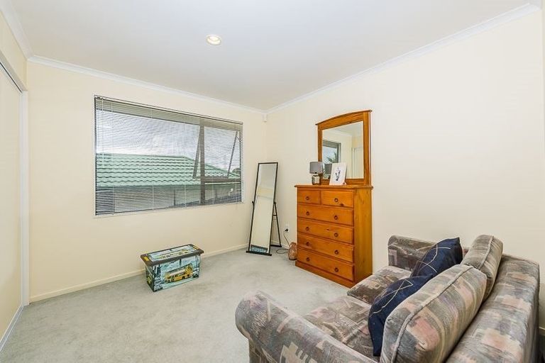Photo of property in 36 Hewlett Road, Massey, Auckland, 0614
