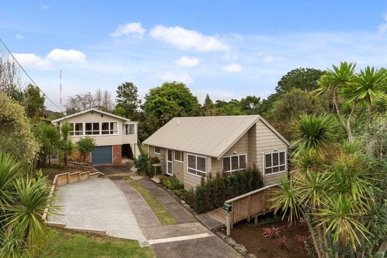Photo of property in 60 Taipari Road, Te Atatu Peninsula, Auckland, 0610