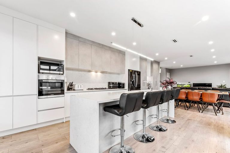 Photo of property in 2 Boocock Crescent, Orewa, 0931