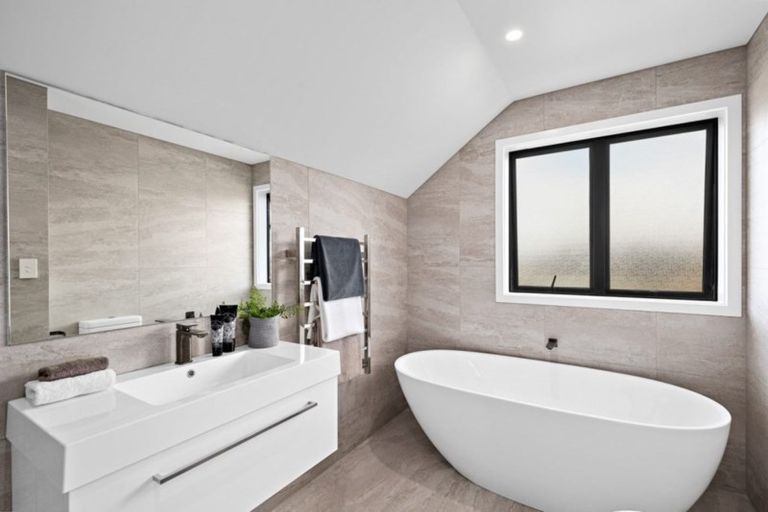 Photo of property in 4 Tai Crescent, Hobsonville, Auckland, 0616