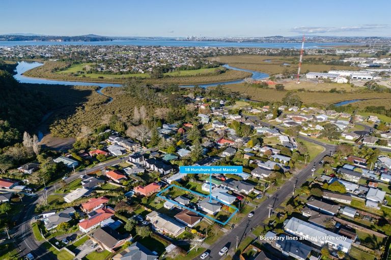 Photo of property in 18 Huruhuru Road, Massey, Auckland, 0614