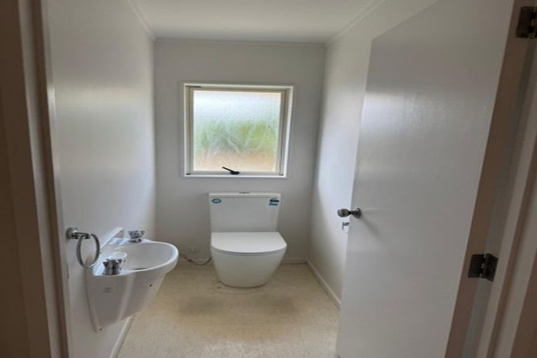 Photo of property in 124 Charles Prevost Drive, The Gardens, Auckland, 2105