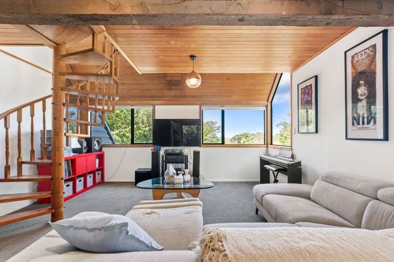 Photo of property in 110 Attwood Road, Paremoremo, Auckland, 0632