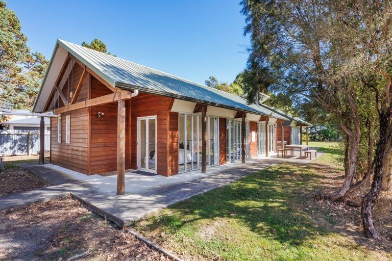Photo of property in 55 Fitzherbert East Road, Aokautere, Palmerston North, 4471