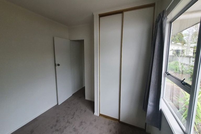 Photo of property in 24 Walton Street, Red Beach, 0932