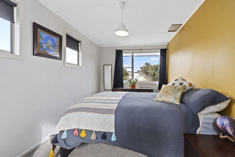 Photo of property in 16 Owhiti Street, Titahi Bay, Porirua, 5022