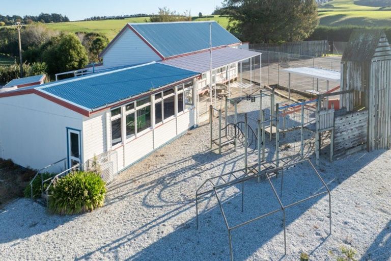 Photo of property in 22 Glenham School Road, Glenham, Wyndham, 9891