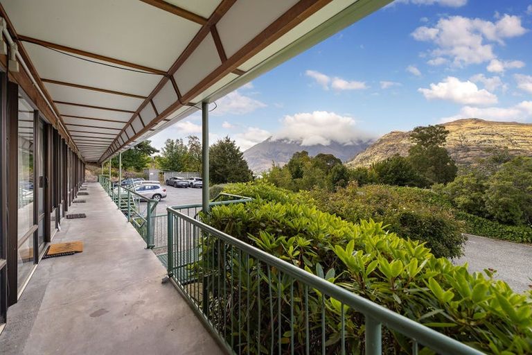 Photo of property in Goldridge Apartments, 2/43 Goldridge Way, Queenstown, 9300