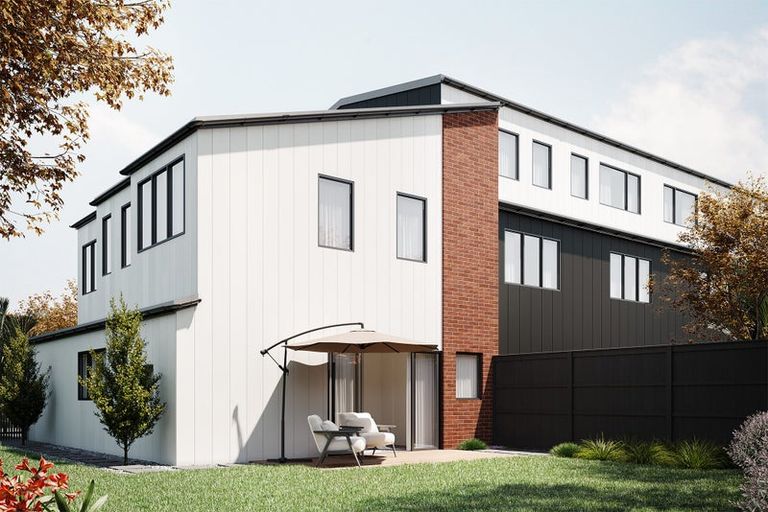 Photo of property in 32 Tiraumea Drive, Pakuranga, Auckland, 2010