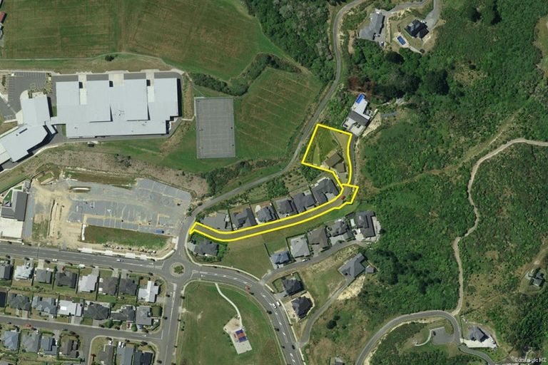 Photo of property in 13 Manapouri Lane, Aotea, Porirua, 5024