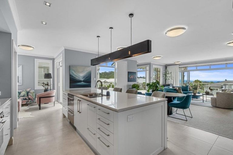 Photo of property in 25 Panorama Heights, Orewa, 0931