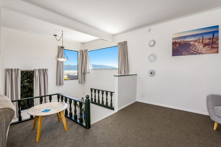 Photo of property in 3 Toru Road, Paraparaumu Beach, Paraparaumu, 5032