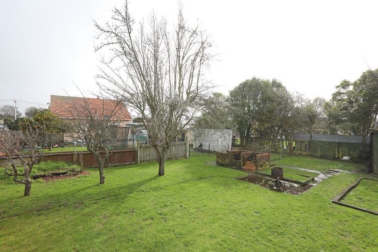 Photo of property in 25 Robert Street, Marton, 4710