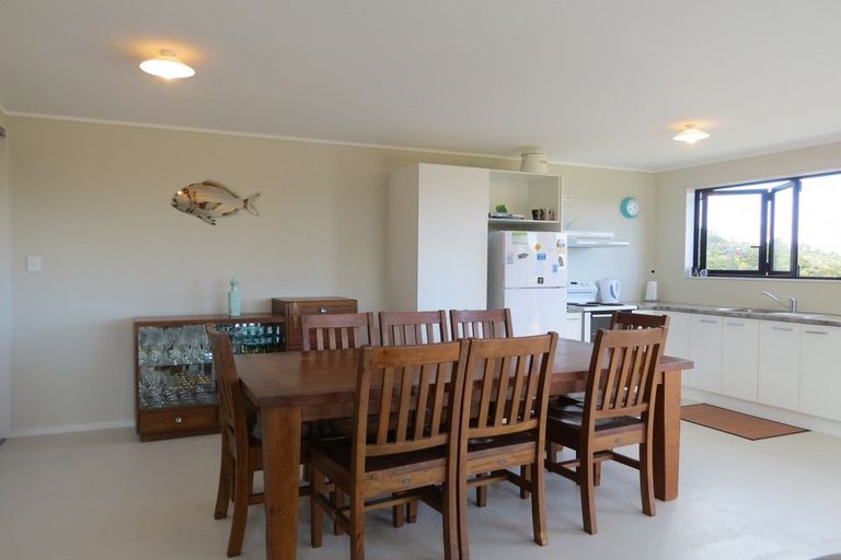 Photo of property in 209 Bellville Drive, Coromandel, 3506