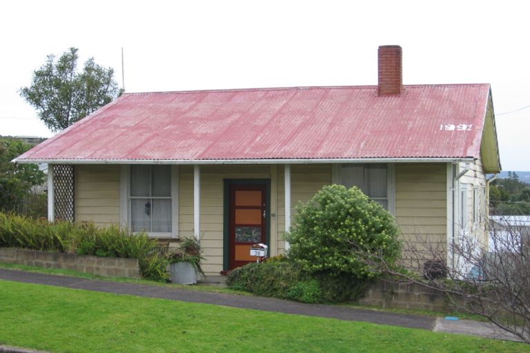 Photo of property in 35 Karaka Street, Helensville, 0800