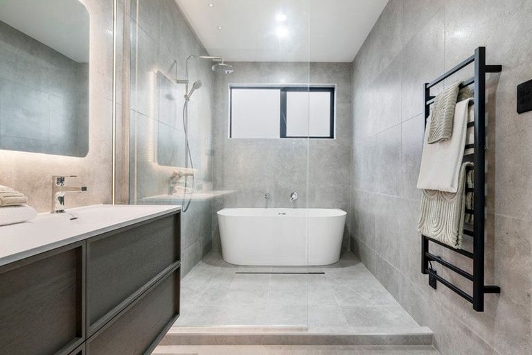 Photo of property in 36 Waitai Close, Long Bay, Auckland, 0630