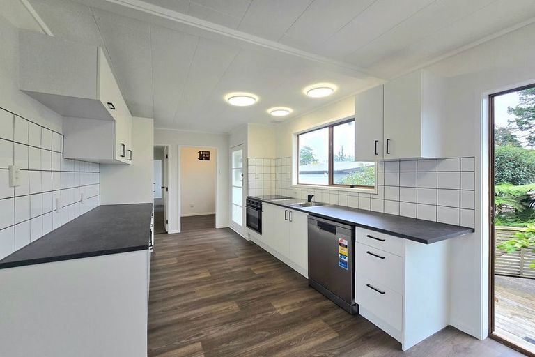 Photo of property in 91 Archmillen Avenue, Pakuranga Heights, Auckland, 2010