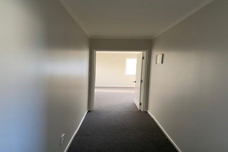 Photo of property in 26 Ranui Avenue, Ranui, Auckland, 0612