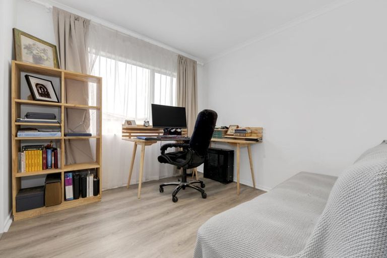 Photo of property in 21 Whareatua Avenue, Takanini, 2112