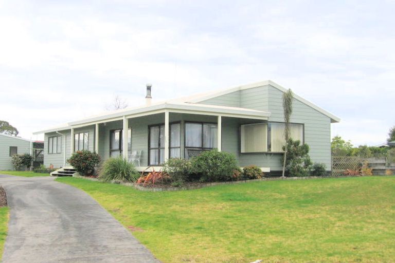 Photo of property in 128 Lorraine Place, Whangamata, 3620