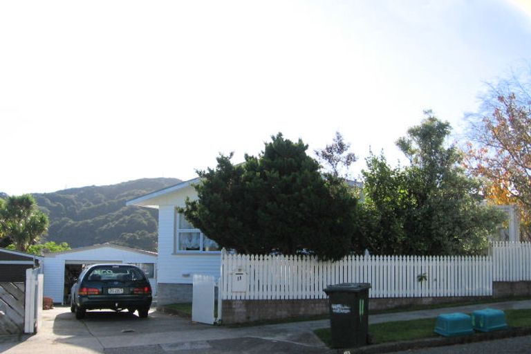Photo of property in 11 Mimihau Grove, Wainuiomata, Lower Hutt, 5014
