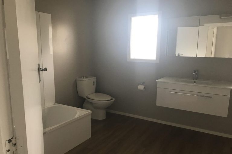 Photo of property in 211 Knowles Street, St Albans, Christchurch, 8052