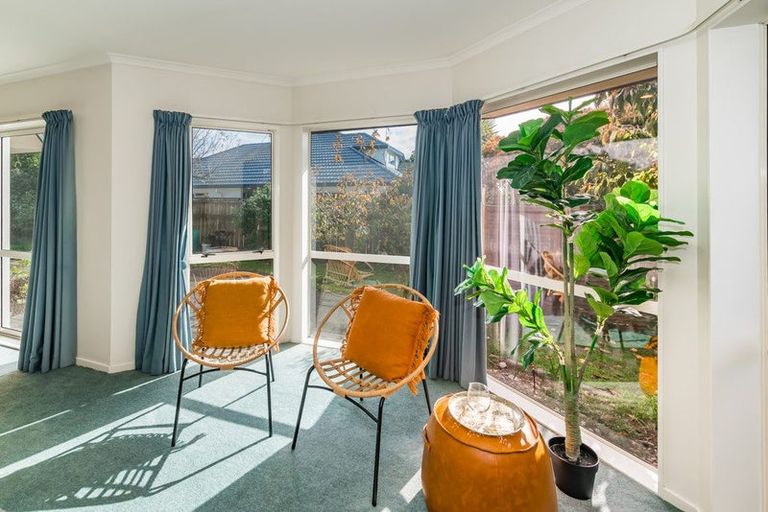 Photo of property in 122 Guildford Drive, Paraparaumu Beach, Paraparaumu, 5032