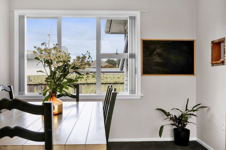 Photo of property in 31 Paritutu Road, Spotswood, New Plymouth, 4310