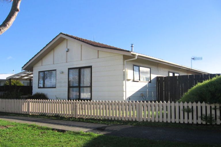 Photo of property in 33 Jupiter Street, Milson, Palmerston North, 4414