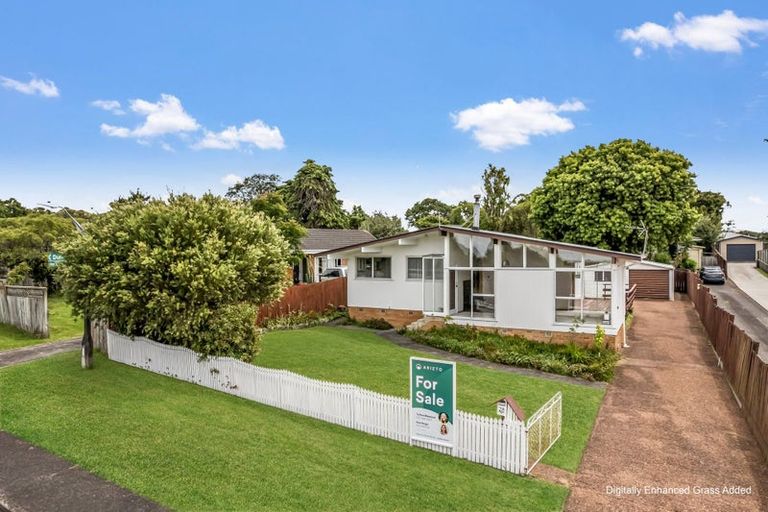 Photo of property in 28 Eyre Street, Henderson, Auckland, 0612
