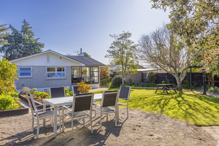 Photo of property in 19 Selwyn Road, Havelock North, 4130