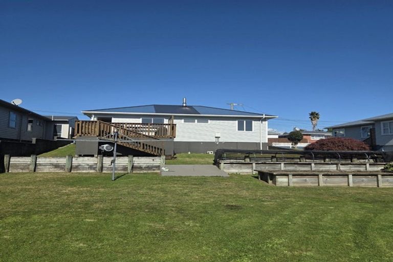 Photo of property in 9 Clyde Street, Ferndale, New Plymouth, 4310