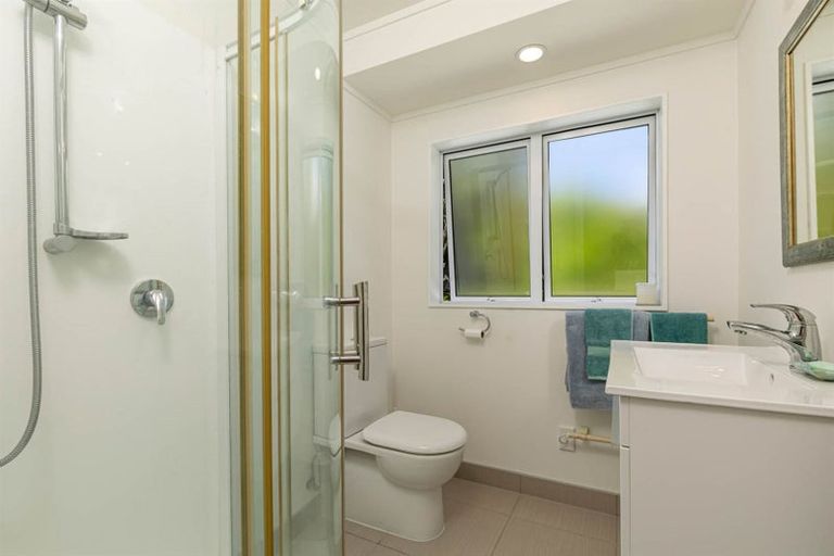 Photo of property in 32 Waipuia Place, Greenhithe, Auckland, 0632