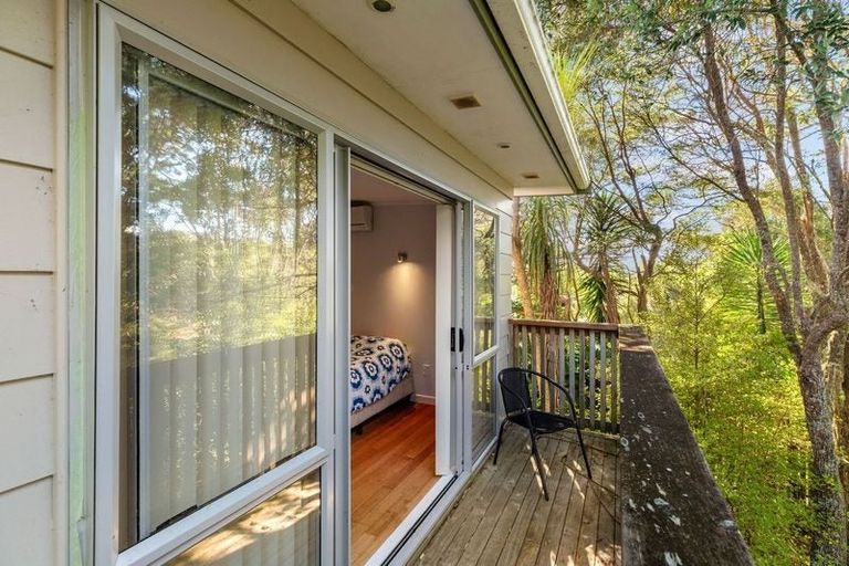 Photo of property in 18 Stallard Place, Glen Eden, Auckland, 0602