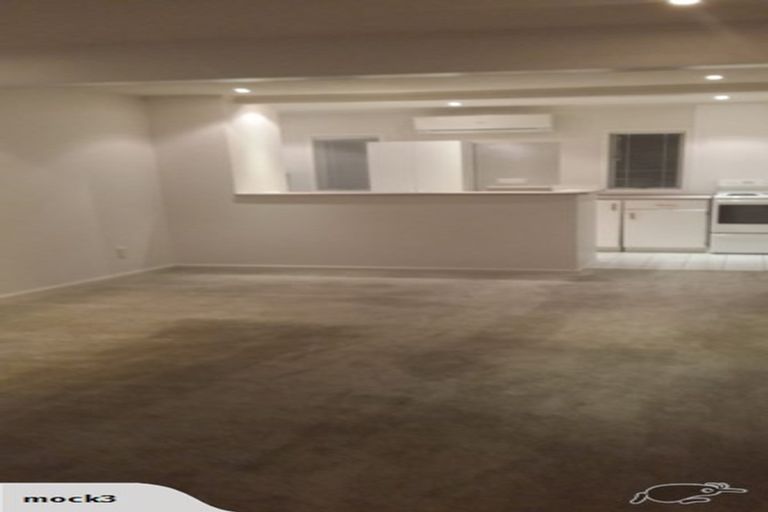 Photo of property in 35 Cyclarama Crescent, Massey, Auckland, 0614