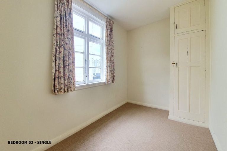 Photo of property in 2 Hawkhurst Road, Lyttelton, 8082