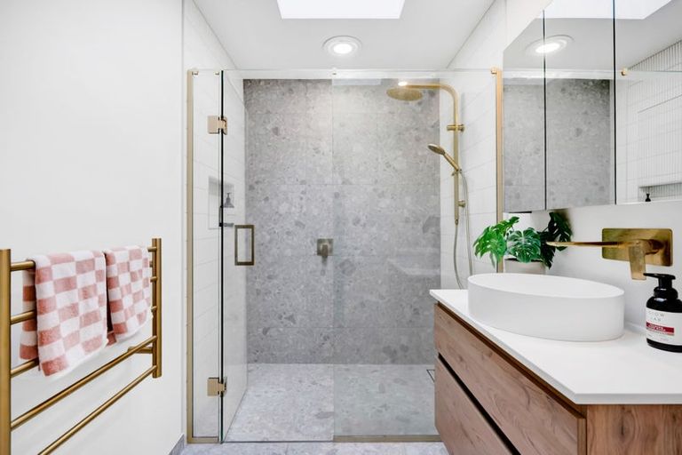 Photo of property in 12a Kauri Street, Merrilands, New Plymouth, 4312