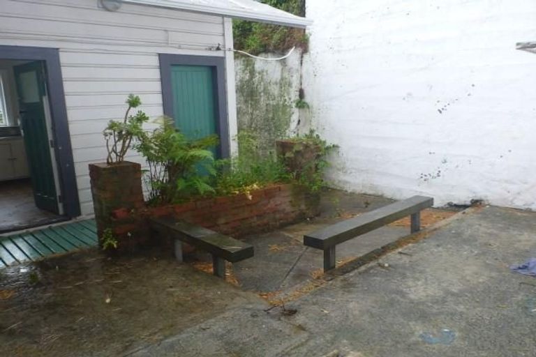 Photo of property in 145a Aro Street, Aro Valley, Wellington, 6021